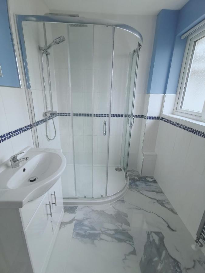 Room In A Friendly Home In A Quite Neighborhood Of Cardiff Bagian luar foto