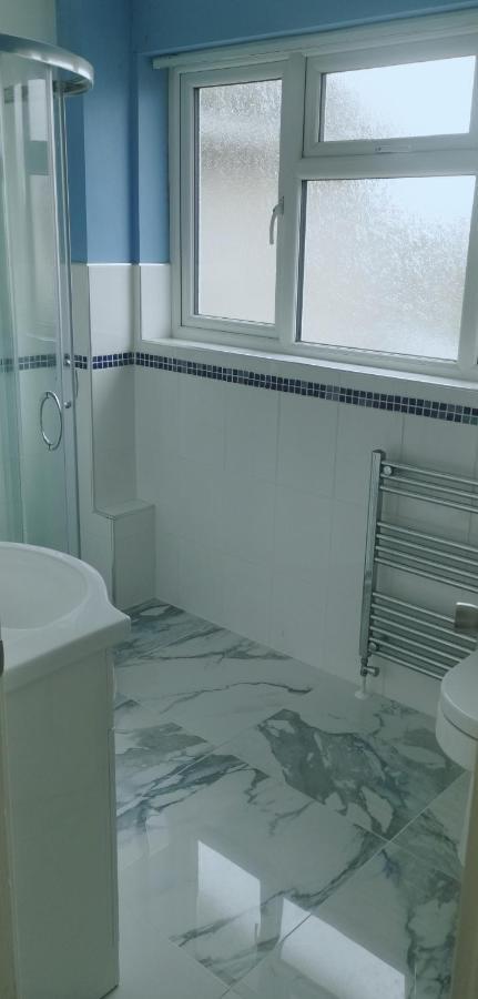 Room In A Friendly Home In A Quite Neighborhood Of Cardiff Bagian luar foto